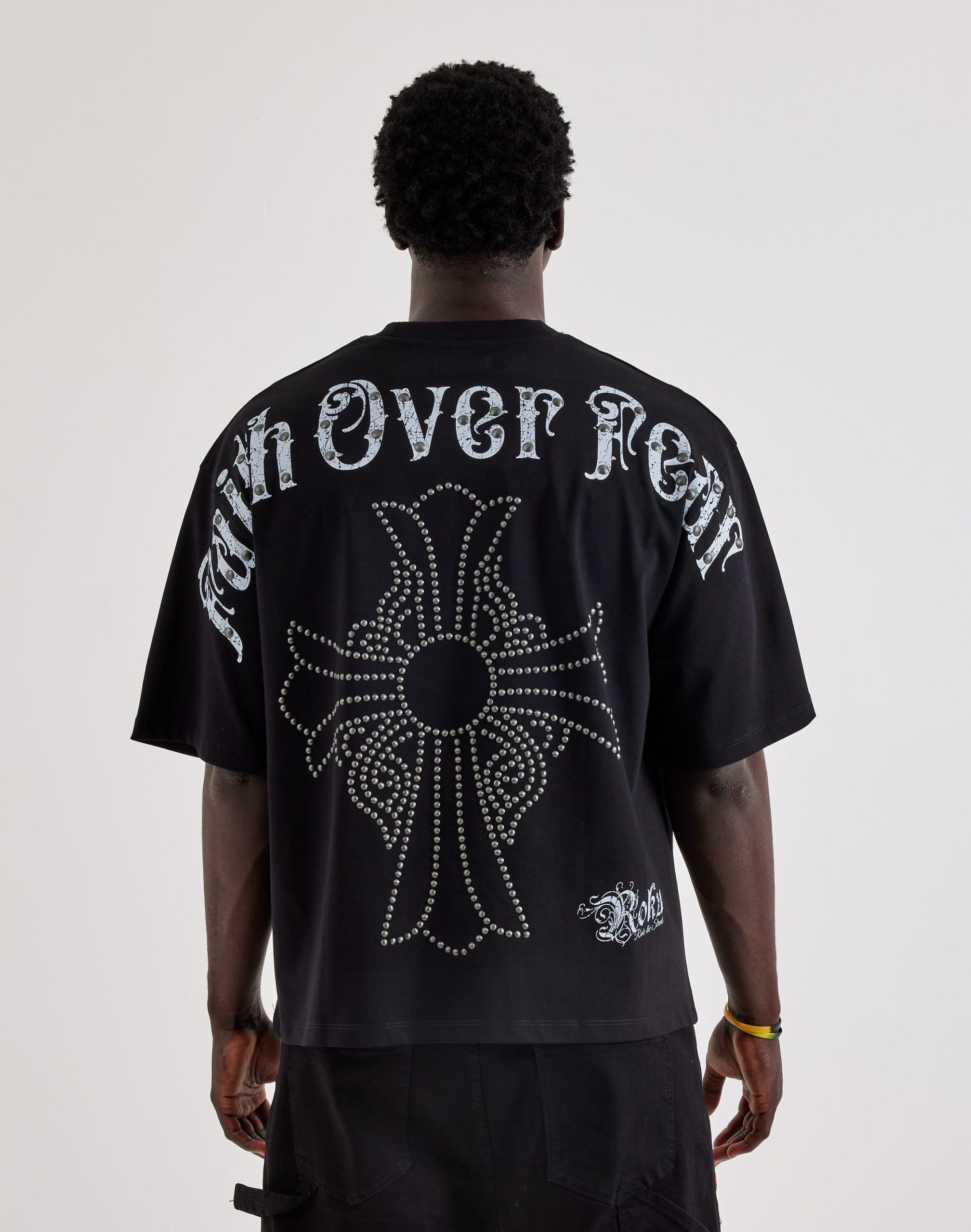 Roku Studio Faith Over Fear Cropped Tee - Image 2