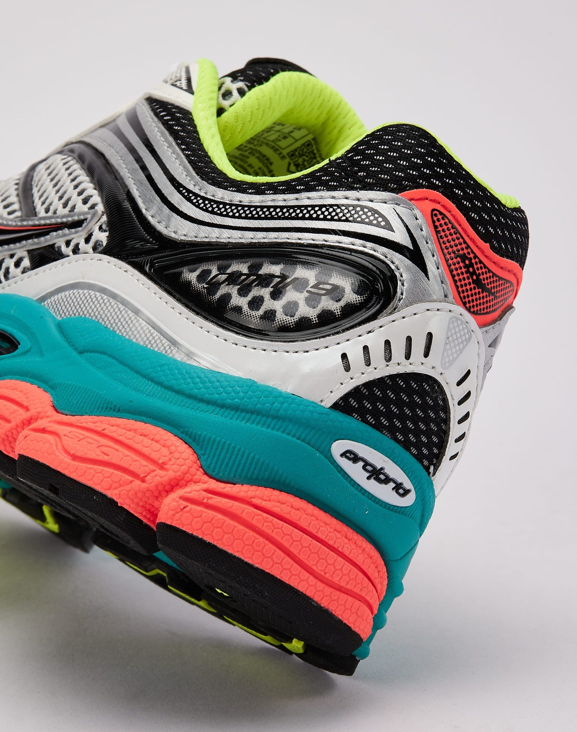 Saucony ProGrid Omni 9 - Image 5