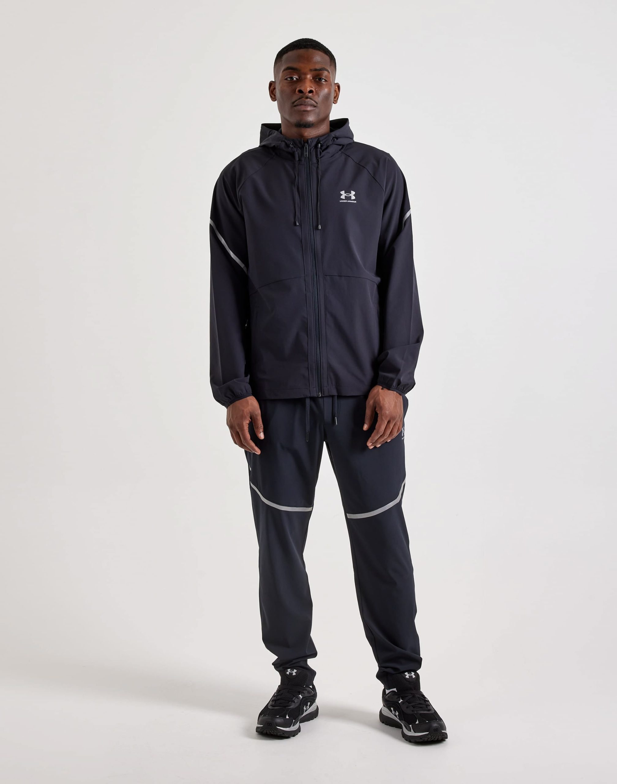 Under Armour Vibe Woven Reflective Jacket - Image 4