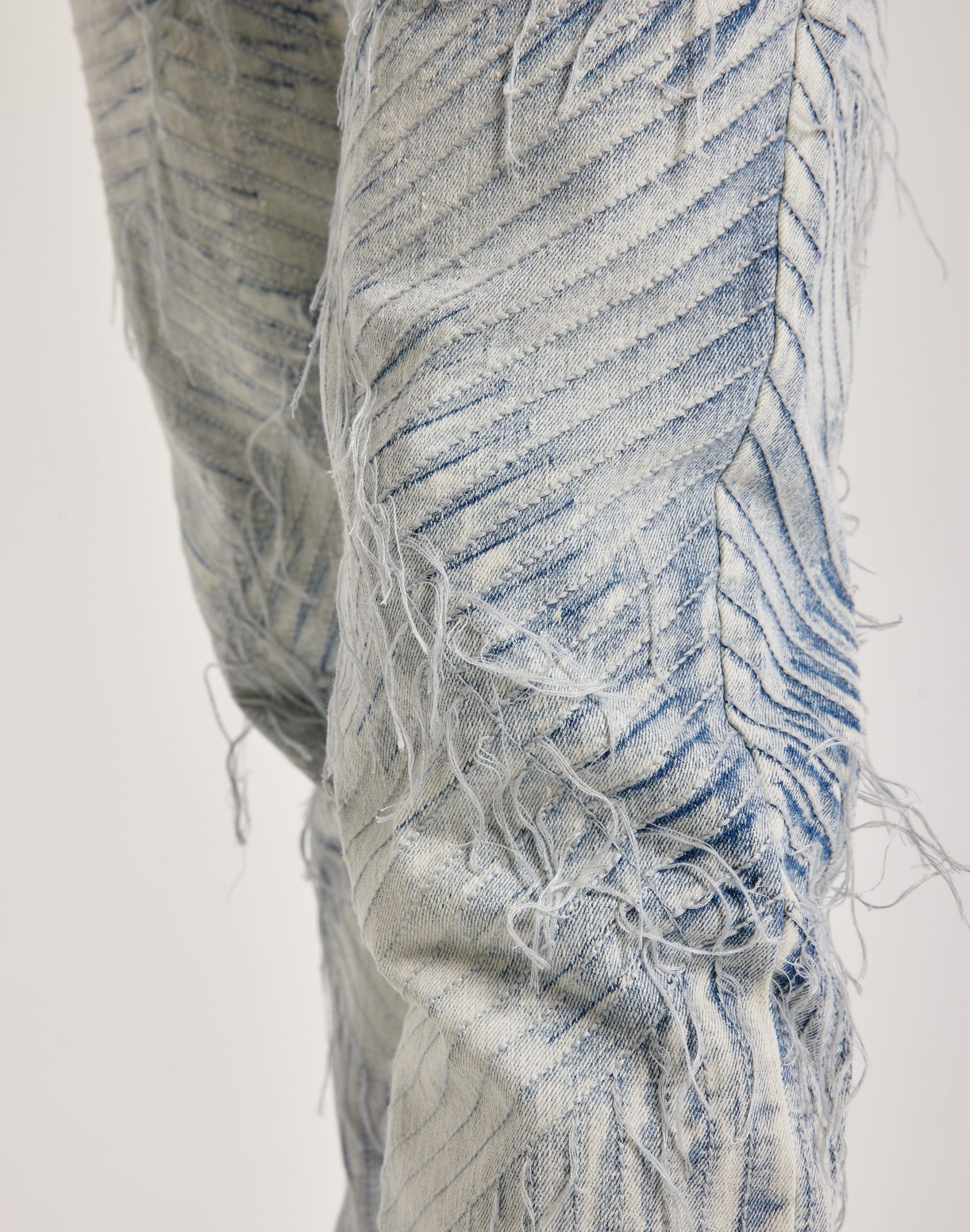 WAIMEA Slim Geometric Frayed Distressed Denim Jeans - Image 3